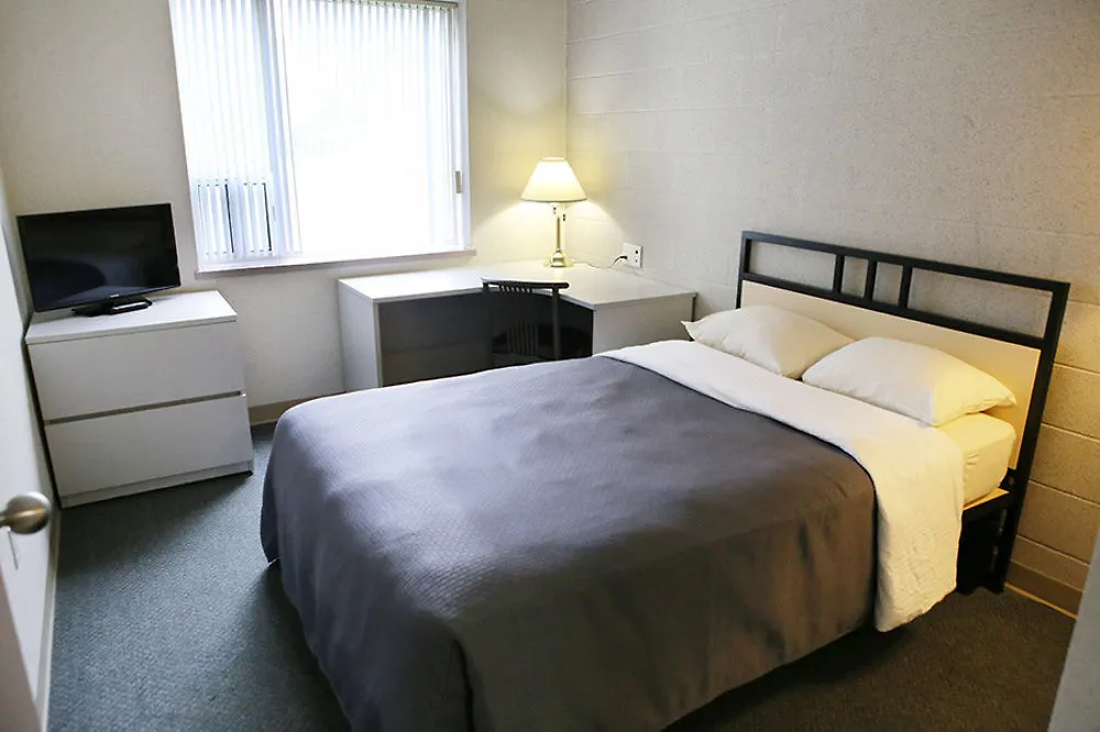 Residence & Conference Centre - Hamilton 2*,